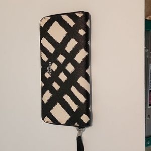 COACH "WILD PLAID" WALLET Zippered LARGE in Black & White MINT!